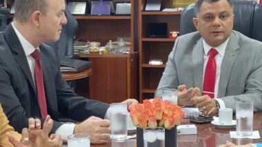 Integração: SSP-AM participa de reunião com MPAM para fortalecer ações em unidades de ensino