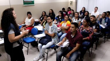 Terminam neste domingo as inscrições para cursos gratuitos de informática e recepcionista da Escola da CMM