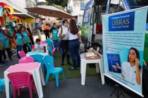 Leia mais sobre o artigo Festival Literário do Centro encerra com a participação de mais de 8,5 mil pessoas na rua Barroso