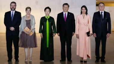 Michelle reposta looks que usou ao encontrar liderança chinesa