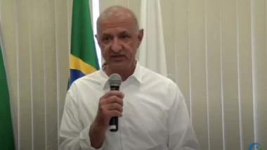 O Amor venceu: Aos 65 anos, prefeito se casa com adolescente de 16 anos