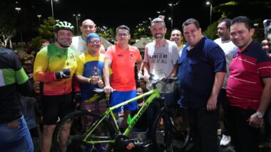 Vereador Peixoto participa da assinatura de ordem de serviço de ciclovia na Ponta Negra
