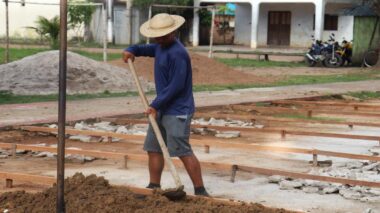 Nova calçada para a Escola Alcides Brandão