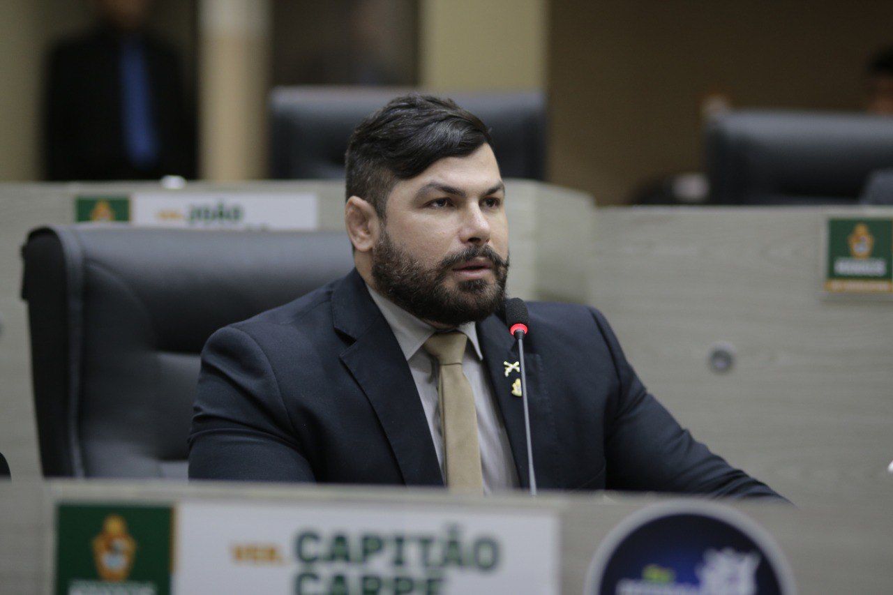 Você está visualizando atualmente De autoria de Capitão Carpê, lei que institui mês de combate à violência contra a mulher é sancionado pela Prefeitura de Manaus