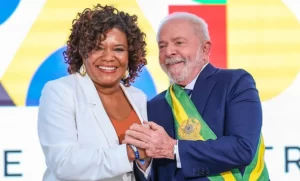 Leia mais sobre o artigo Ministra de Lula tem dinheiro, documentos e cartões furtados