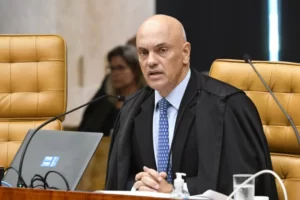 Leia mais sobre o artigo Moraes manda soltar mais 40 presos envolvidos nos atos do 8/1