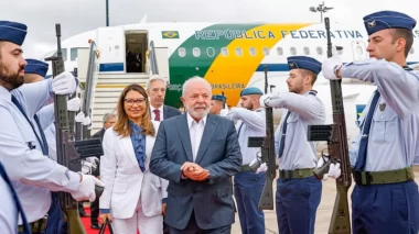 Lula pede avião maior e receberá da FAB aeronave de uso militar