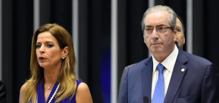 No momento, você está visualizando TRF4 suspende multa de R$ 400 mil imposta à mulher de Cunha