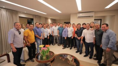 Wilson Lima reúne 35 prefeitos do interior e grupo reforça alinhamento político junto ao governador do Amazonas
