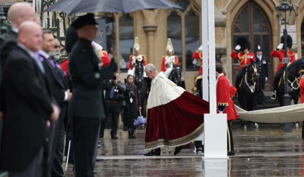 Você está visualizando atualmente Charles III é coroado rei do Reino Unido