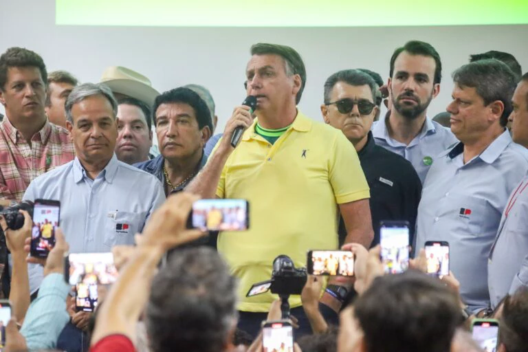 No momento, você está visualizando Bolsonaro participa de feira do agronegócio: “Eu sou o ex deles”