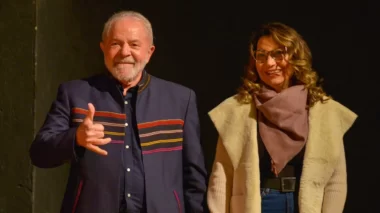 Janja cobra criação de cargo para si, mas Lula e equipe resistem