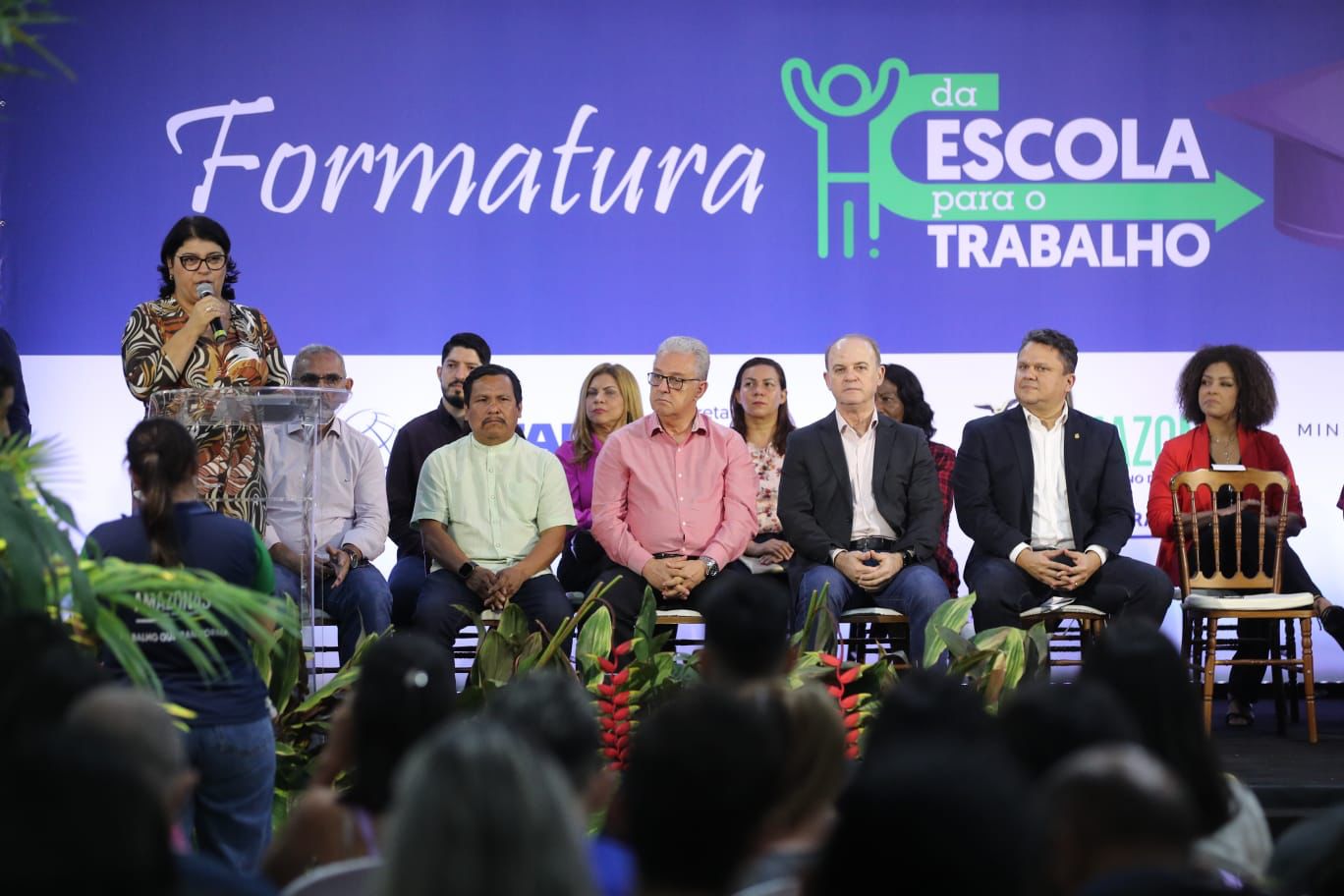 Você está visualizando atualmente Governo do Amazonas diploma mais de 500 alunos em programas de formação técnica e profissional