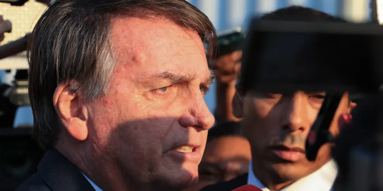 Você está visualizando atualmente Bolsonaro diz que eleição de 2022 é ‘página virada’ e rejeita ‘oposição radical’ a Lula