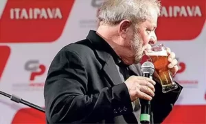 Leia mais sobre o artigo “Cervejinha” vai subir de preço, Ambev e Heineken avisaram governo que preços sofrerão alta