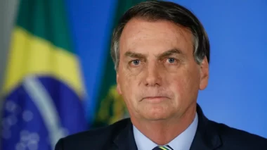 Aliados divulgam PIX para que Bolsonaro possa pagar multas