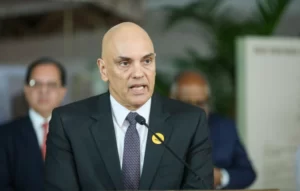 Leia mais sobre o artigo Ministro Alexandre de Moraes volta a ser infectado por Covid