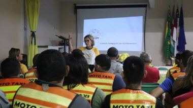 Parintins 2023: Mototaxistas participam de palestra sobre qualificação profissional e segurança no trânsito