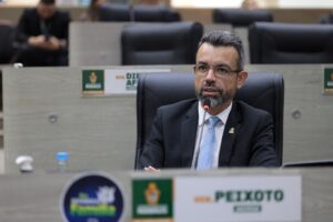 Leia mais sobre o artigo Peixoto foca em novos Projetos de Lei para segundo semestre de 2023