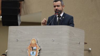 No mês de aniversário do ECA, Peixoto destaca PL destinados aos cuidados e segurança de crianças