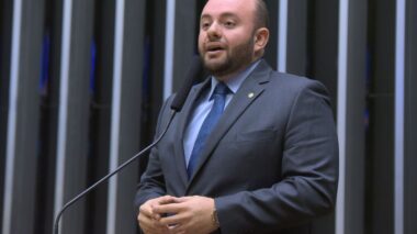 Fausto Santos Júnior defende os CACs e se opõe a projeto que quer acabar com os clubes de tiros