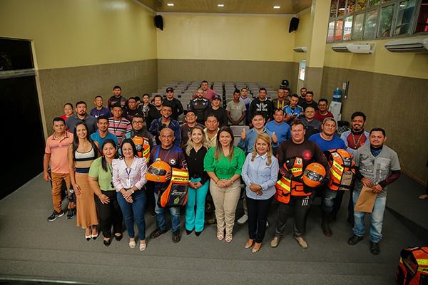 No momento, você está visualizando Em comemoração ao Dia do Motociclista, Detran-AM promove entrega de kits de segurança do projeto ‘Motociclista Legal’