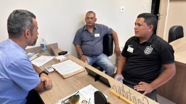 Peixoto recebe demandas de representantes de bairros de Manaus