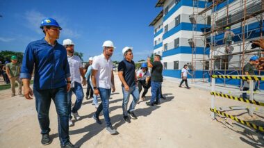Governador em exercício Tadeu de Souza inspeciona obras do Ozias Monteiro II, novo residencial do ‘Amazonas Meu Lar’
