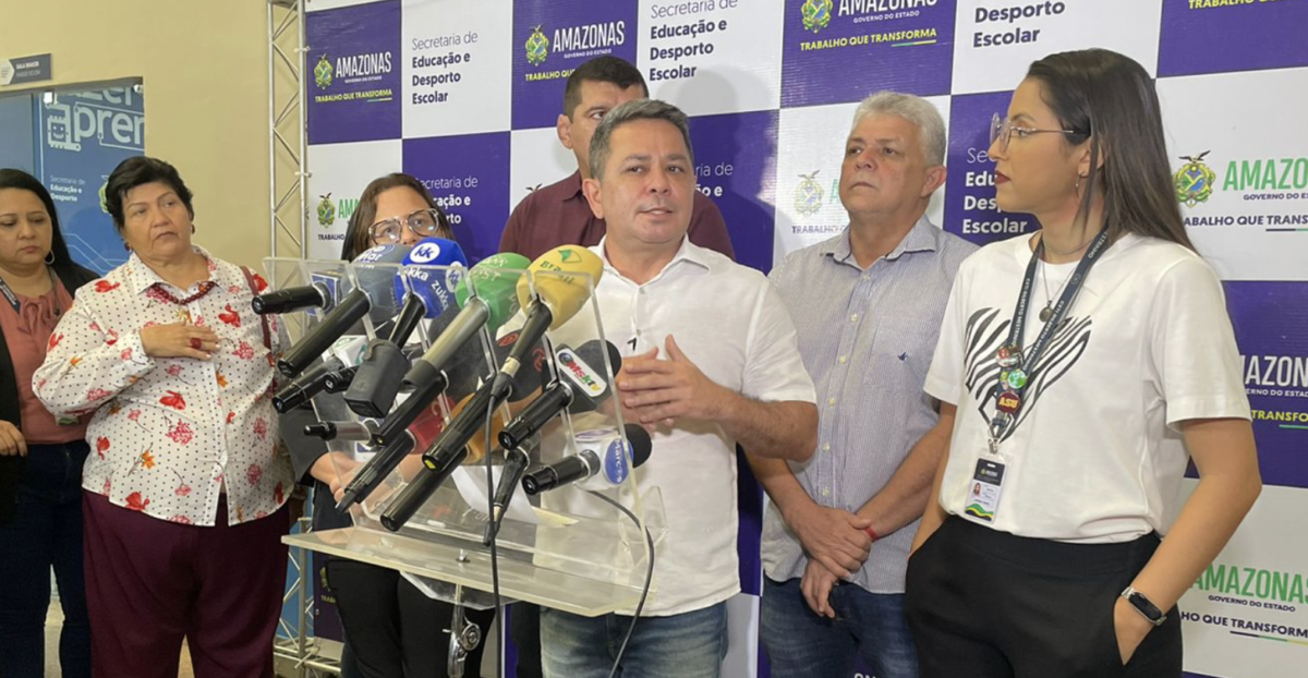 No momento, você está visualizando Governador em exercício, Tadeu de Souza, inaugura laboratório de robótica no Ceti Gilberto Mestrinho