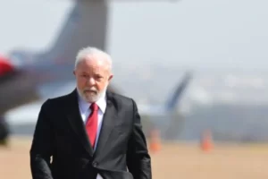 Leia mais sobre o artigo Lula cancela agenda desta quarta para realizar nova infiltração no quadril