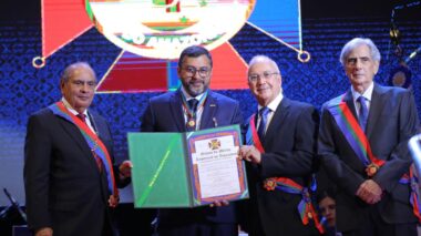 Governador Wilson Lima é agraciado com Ordem do Mérito Comercial do Amazonas e destaca incentivos ao setor
