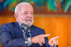 Leia mais sobre o artigo Lula defende que não é obrigação do MEC cuidar de escolas cívico-militares