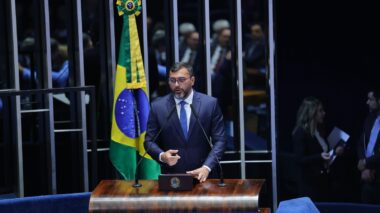 No Senado, Wilson Lima diz que é necessário proteger a Zona Franca para proteger a floresta
