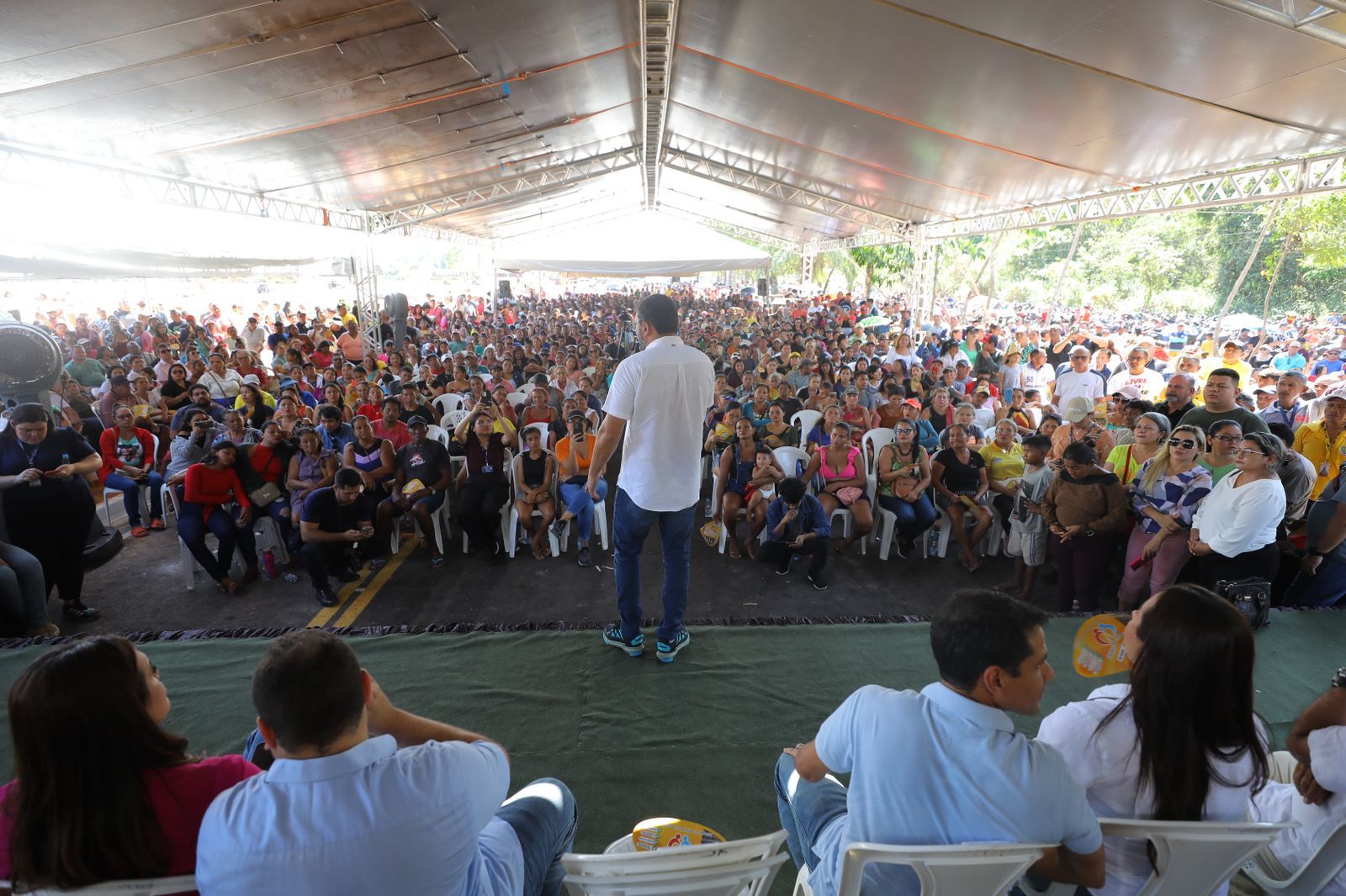 Você está visualizando atualmente Em Maués, governador Wilson Lima inaugura loteamento na estrada do Guaranatuba