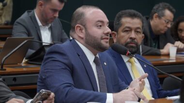 Fausto Santos Júnior busca esclarecimentos sobre o apagão nacional