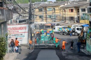 Leia mais sobre o artigo Governo do Amazonas e Prefeitura iniciam obras com recursos do Asfalta Manaus 3