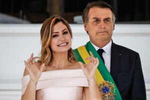 Leia mais sobre o artigo PF pede quebra de sigilo bancário de Michelle Bolsonaro em investigação sobre venda de joias