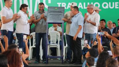 Wilson Lima vistoria obras de modernização da AM-010 e entrega ramal Sulivan Portela pavimentado