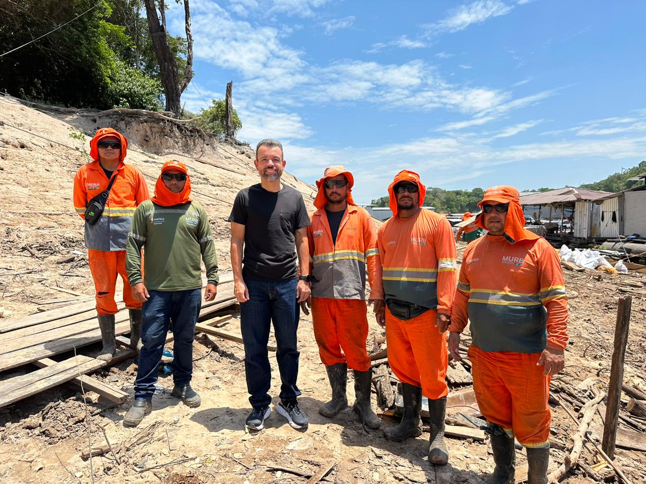 Você está visualizando atualmente Atendendo pedido de vereador Peixoto, obra beneficia moradores da zona rural de Manaus