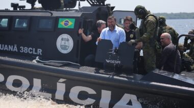 Governador Wilson Lima entrega lanchas blindadas ao sistema de segurança pública e vistoria Base Arpão 2