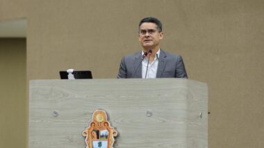 CMM recebe prefeito David Almeida para prestação de contas de mil dias de gestão