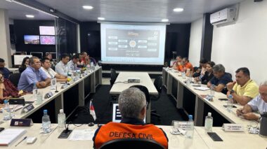 Estiagem no Amazonas: Prefeitos do interior se reúnem na Defesa Civil para alinhar ações de mitigação da seca