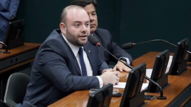 Fausto Santos Júnior pressiona Ministério do Meio Ambiente e Mudança do Clima por ações urgentes sobre queimadas no Amazonas