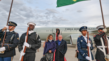 Lula quer avião presidencial maior e FAB cederá Airbus A330