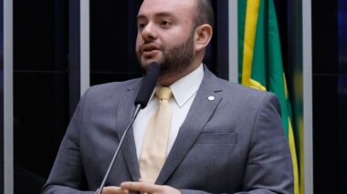 Fausto Santos Júnior defende advogada insultada por promotor