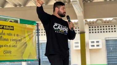 Capitão Carpê ministra palestra sobre saúde mental e segurança pública em escola estadual