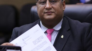 Ivo Neto exige explicações da concessionária de energia por apagões em vários bairros de Manaus