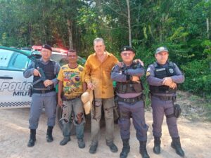 Leia mais sobre o artigo Forças de Segurança resgatam homens após dois dias perdidos na mata, no Amazonas