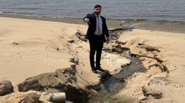 Capitão Carpê denuncia possível descarte irregular de esgoto na Ponta Negra