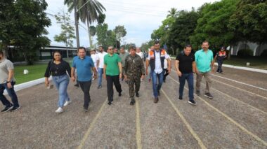 Governador Wilson Lima confere balanço da ação integrada do Estado e Forças Armadas na Operação Estiagem na região do Solimões